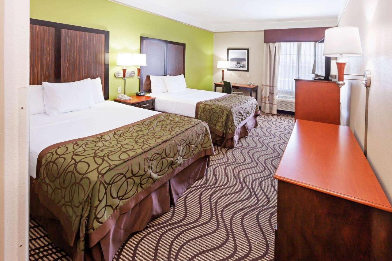 La Quinta By Wyndham Corpus Christi Airport Hotel Exterior photo